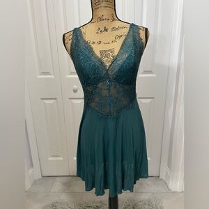 Recco Camisola Emerald Green Lace Camisole
